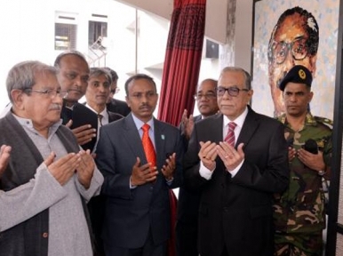 দেশে ফিরলেন রাষ্ট্রপতি মোঃ আবদুল হামিদ
